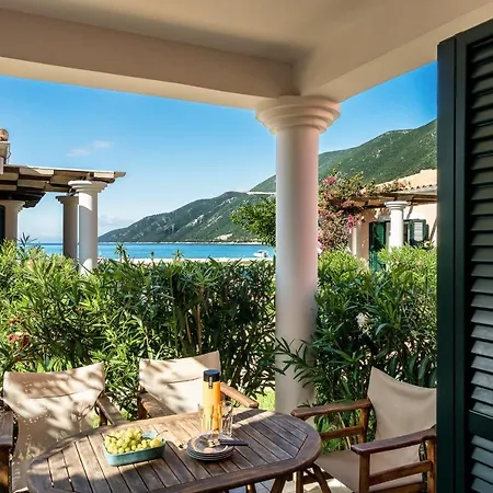 Aktes Villa *